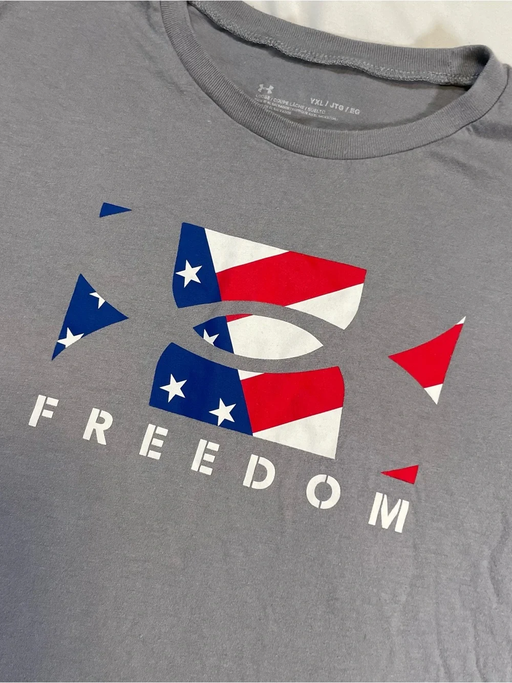 Under Armour Freedom Boys YXL Gray Patriotic American Flag Graphic Tee Athletic